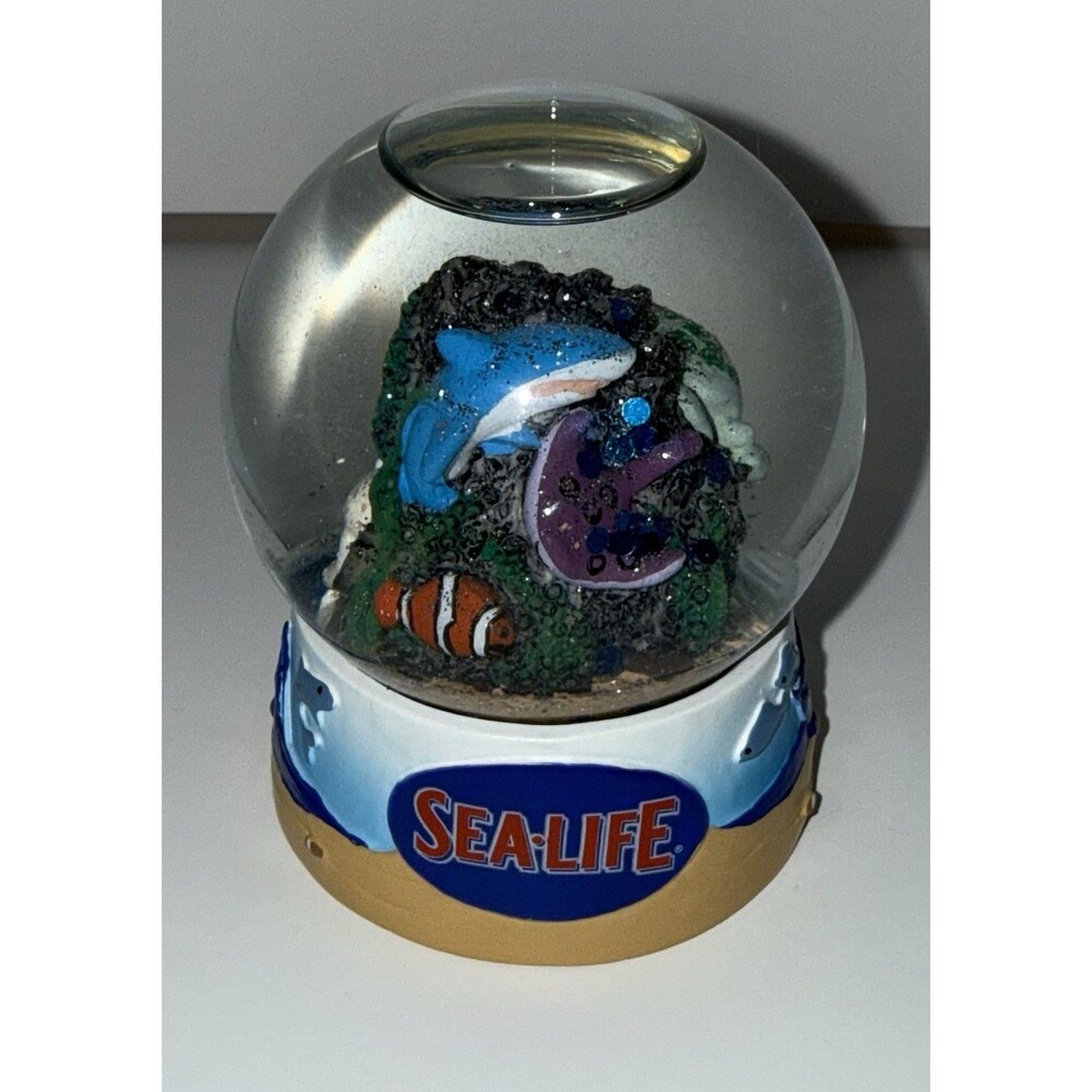 Sea Life Snow Globe 2009 Merlin Dolphin Turtle Clownfish Ocean Souvenir